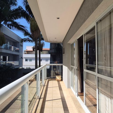Casa de condomínio à venda com 470m², 3 quartos e 6 vagas Casa de condomínio à venda com 470m², 3 quartos e 6 vagasVaranda da Sala