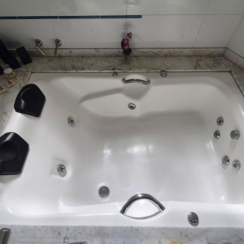 Casa de condomínio à venda com 470m², 3 quartos e 6 vagas Casa de condomínio à venda com 470m², 3 quartos e 6 vagasBanheiro do Quarto
