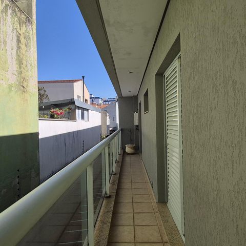 Casa de condomínio à venda com 470m², 3 quartos e 6 vagas Casa de condomínio à venda com 470m², 3 quartos e 6 vagasVaranda do Quarto 2