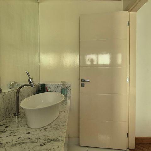 Casa de condomínio à venda com 470m², 3 quartos e 6 vagas Casa de condomínio à venda com 470m², 3 quartos e 6 vagasBanheiro do Quarto 3