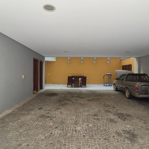 Casa de condomínio à venda com 470m², 3 quartos e 6 vagas Casa de condomínio à venda com 470m², 3 quartos e 6 vagasÁrea comum