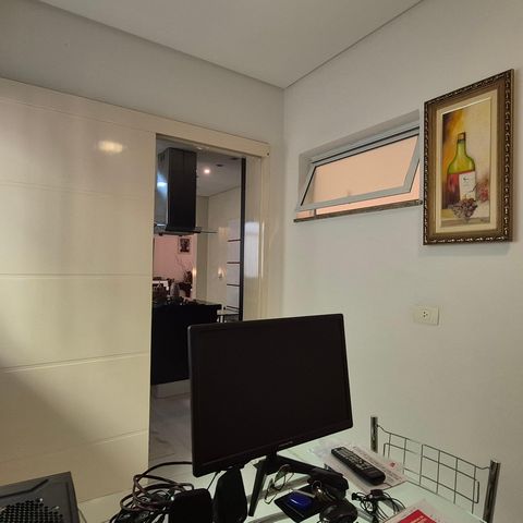 Casa de condomínio à venda com 470m², 3 quartos e 6 vagas Casa de condomínio à venda com 470m², 3 quartos e 6 vagasEscritório