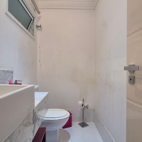 Casa de condomínio à venda com 470m², 3 quartos e 6 vagas Casa de condomínio à venda com 470m², 3 quartos e 6 vagasLavabo da Sala