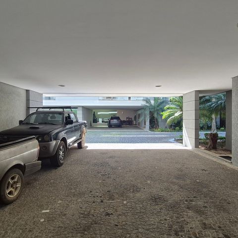 Casa de condomínio à venda com 470m², 3 quartos e 6 vagas Casa de condomínio à venda com 470m², 3 quartos e 6 vagasÁrea comum