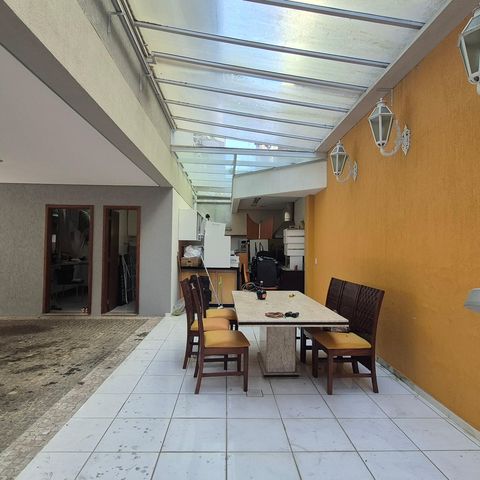 Casa de condomínio à venda com 470m², 3 quartos e 6 vagas Casa de condomínio à venda com 470m², 3 quartos e 6 vagasÁrea comum