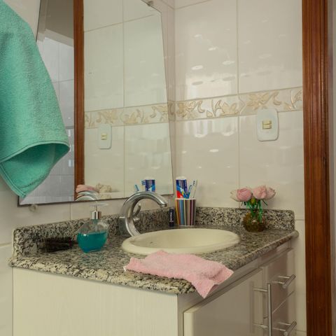 Casa à venda com 127m², 2 quartos e 2 vagas Casa à venda com 127m², 2 quartos e 2 vagasLavabo
