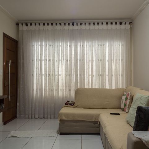 Casa à venda com 127m², 2 quartos e 2 vagas Casa à venda com 127m², 2 quartos e 2 vagasSala