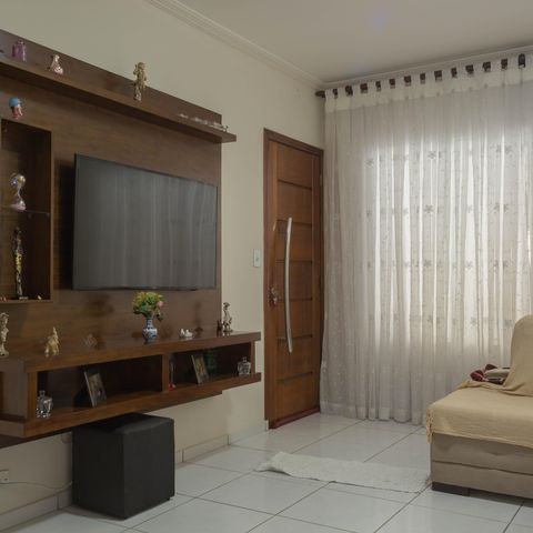 Casa à venda com 127m², 2 quartos e 2 vagas Casa à venda com 127m², 2 quartos e 2 vagasSala