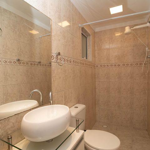 Casa à venda com 156m², 3 quartos e 1 vaga Casa à venda com 156m², 3 quartos e 1 vagaBanheiro de Serviço