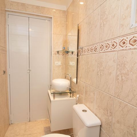 Casa à venda com 156m², 3 quartos e 1 vaga Casa à venda com 156m², 3 quartos e 1 vagaBanheiro de Serviço