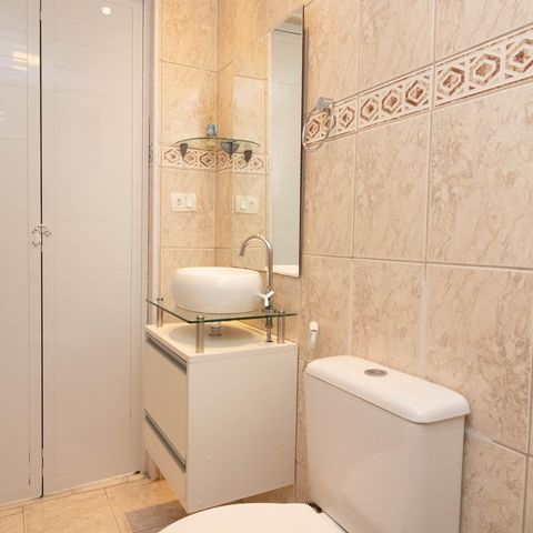 Casa à venda com 156m², 3 quartos e 1 vaga Casa à venda com 156m², 3 quartos e 1 vagaBanheiro de Serviço