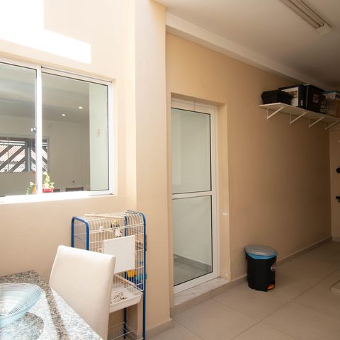 Casa à venda com 156m², 3 quartos e 1 vaga Casa à venda com 156m², 3 quartos e 1 vagaÁrea comum