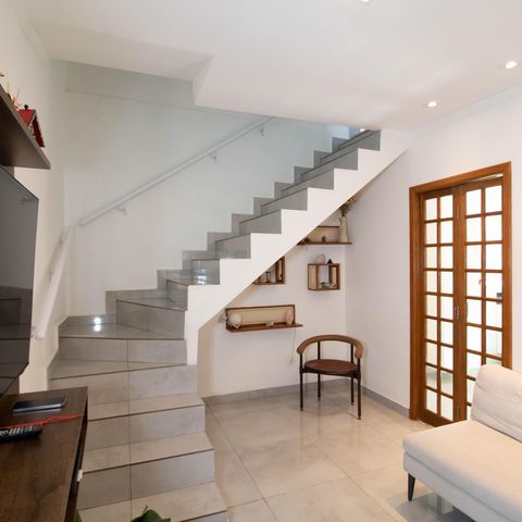 Casa à venda com 156m², 3 quartos e 1 vaga Casa à venda com 156m², 3 quartos e 1 vagaSala