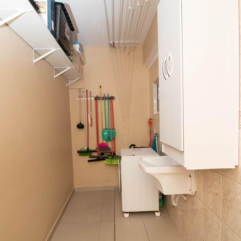 Casa à venda com 156m², 3 quartos e 1 vaga Casa à venda com 156m², 3 quartos e 1 vagaÁrea de Serviço