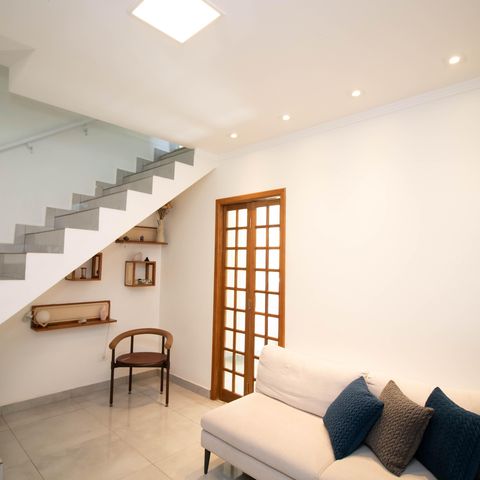Casa à venda com 156m², 3 quartos e 1 vaga Casa à venda com 156m², 3 quartos e 1 vagaSala