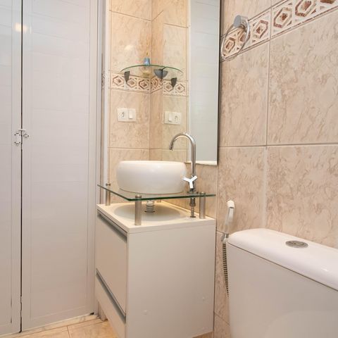 Casa à venda com 156m², 3 quartos e 1 vaga Casa à venda com 156m², 3 quartos e 1 vagaBanheiro de Serviço