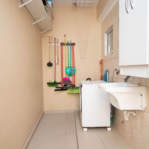 Casa à venda com 156m², 3 quartos e 1 vaga Casa à venda com 156m², 3 quartos e 1 vagaÁrea de Serviço