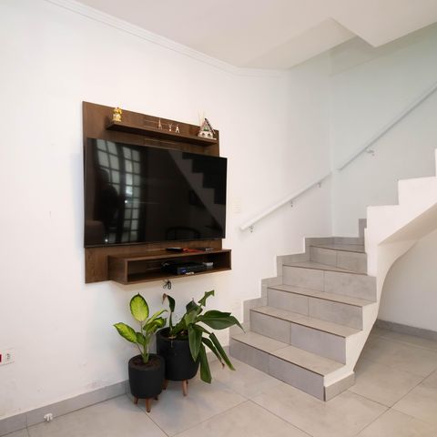 Casa à venda com 156m², 3 quartos e 1 vaga Casa à venda com 156m², 3 quartos e 1 vagaSala