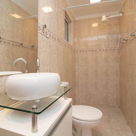 Casa à venda com 156m², 3 quartos e 1 vaga Casa à venda com 156m², 3 quartos e 1 vagaBanheiro de Serviço