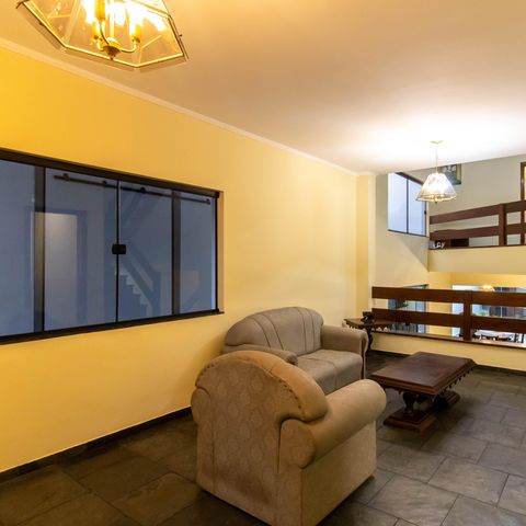 Casa para alugar com 100m², 4 quartos e 3 vagasSala