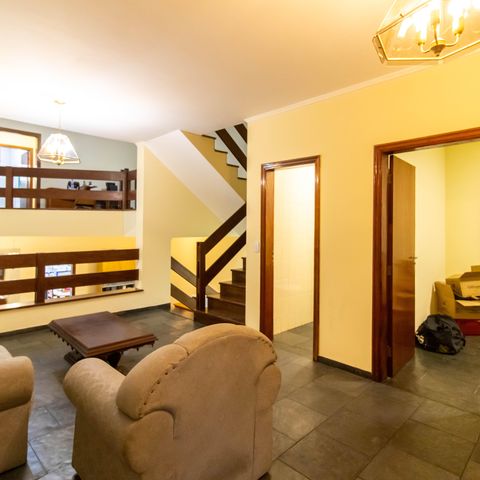 Casa para alugar com 100m², 4 quartos e 3 vagasSala