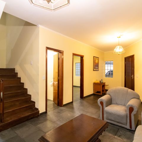 Casa para alugar com 100m², 4 quartos e 3 vagasSala