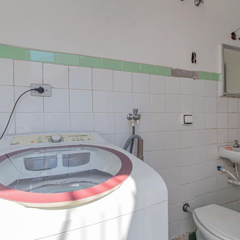 Casa à venda com 107m², 2 quartos e 1 vaga Casa à venda com 107m², 2 quartos e 1 vagaBanheiro de Serviço
