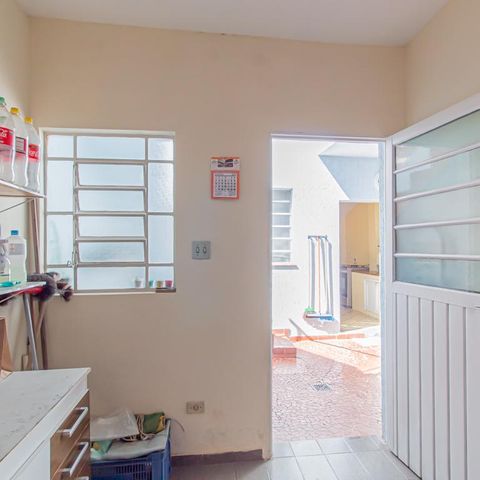 Casa à venda com 107m², 2 quartos e 1 vaga Casa à venda com 107m², 2 quartos e 1 vagaEdícula