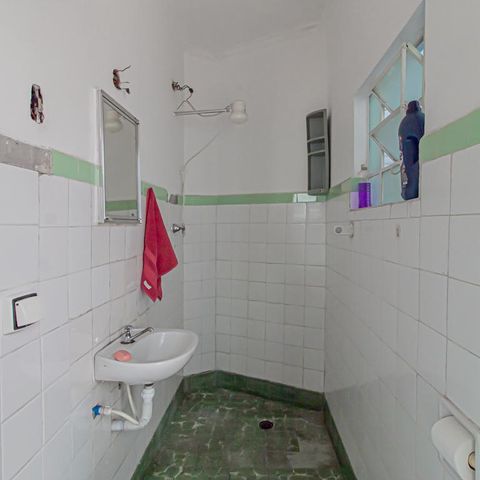 Casa à venda com 107m², 2 quartos e 1 vaga Casa à venda com 107m², 2 quartos e 1 vagaBanheiro de Serviço