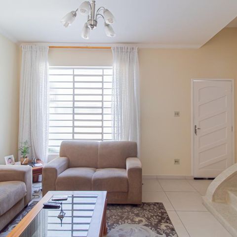 Casa à venda com 107m², 2 quartos e 1 vaga Casa à venda com 107m², 2 quartos e 1 vagaSala