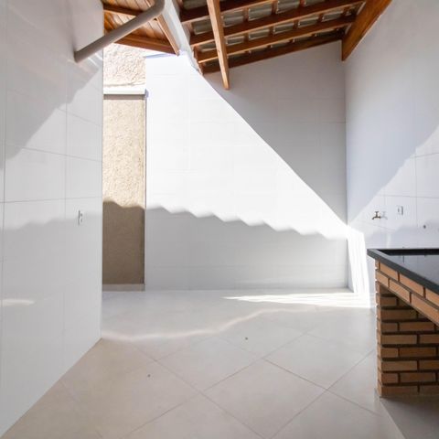Casa à venda com 96m², 3 quartos e 2 vagas Casa à venda com 96m², 3 quartos e 2 vagasArea Externa