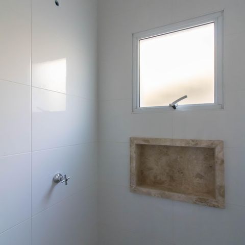 Casa à venda com 96m², 3 quartos e 2 vagas Casa à venda com 96m², 3 quartos e 2 vagasBanheiro