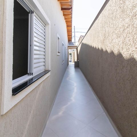 Casa à venda com 96m², 3 quartos e 2 vagas Casa à venda com 96m², 3 quartos e 2 vagasCorredor Lateral