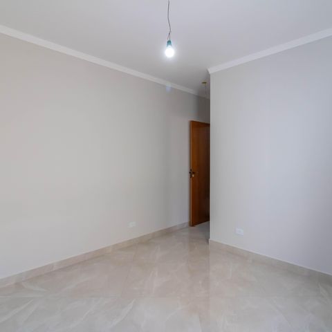 Casa à venda com 96m², 3 quartos e 2 vagas Casa à venda com 96m², 3 quartos e 2 vagasSuíte