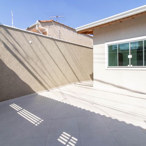 Casa à venda com 96m², 3 quartos e 2 vagas Casa à venda com 96m², 3 quartos e 2 vagasGaragem