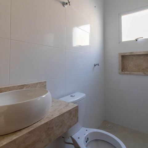 Casa à venda com 96m², 3 quartos e 2 vagas Casa à venda com 96m², 3 quartos e 2 vagasBanheiro da Suíte