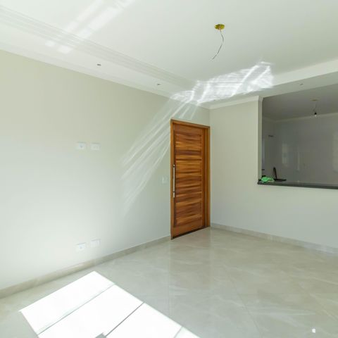 Casa à venda com 96m², 3 quartos e 2 vagas Casa à venda com 96m², 3 quartos e 2 vagasSala