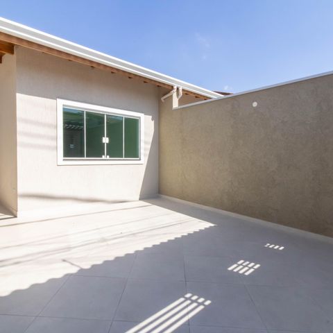 Casa à venda com 96m², 3 quartos e 2 vagas Casa à venda com 96m², 3 quartos e 2 vagasGaragem