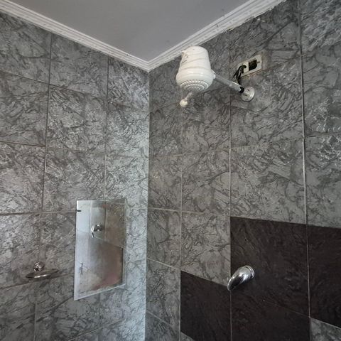 Casa à venda com 367m², 1 quarto e sem vaga Casa à venda com 367m², 1 quarto e sem vagaBanheiro Social