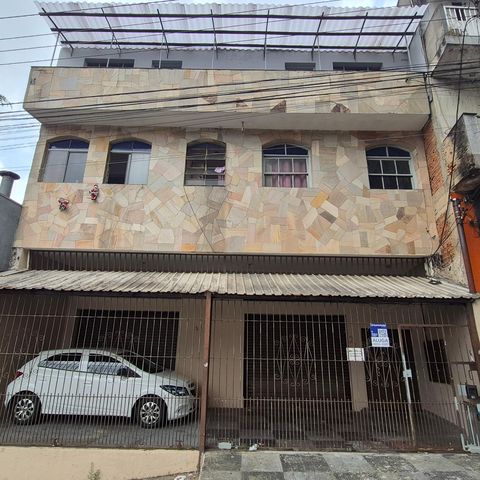 Casa à venda com 367m², 1 quarto e sem vaga Casa à venda com 367m², 1 quarto e sem vagaFachada