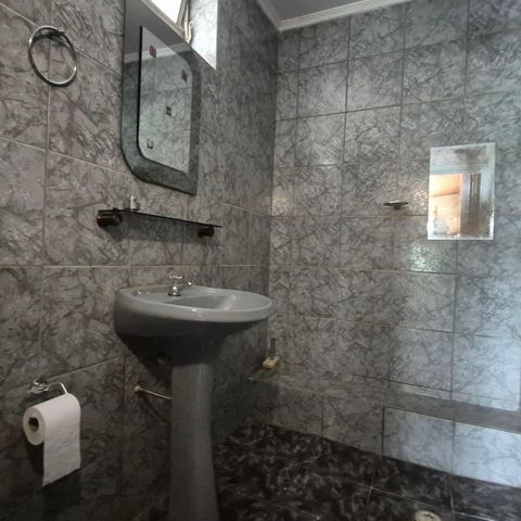Casa à venda com 367m², 1 quarto e sem vaga Casa à venda com 367m², 1 quarto e sem vagaBanheiro Social