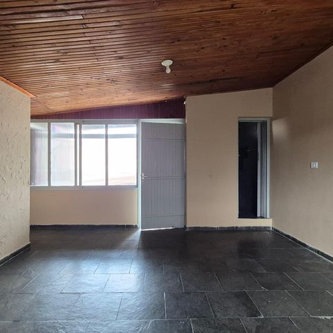 Casa à venda com 367m², 1 quarto e sem vaga Casa à venda com 367m², 1 quarto e sem vagaSala