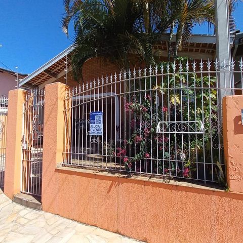 Casa à venda com 250m², 3 quartos e 3 vagas Casa à venda com 250m², 3 quartos e 3 vagasFachada do Prédio