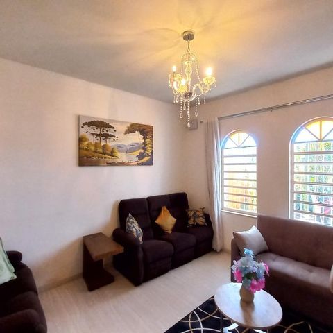 Casa à venda com 250m², 3 quartos e 3 vagas Casa à venda com 250m², 3 quartos e 3 vagasSala