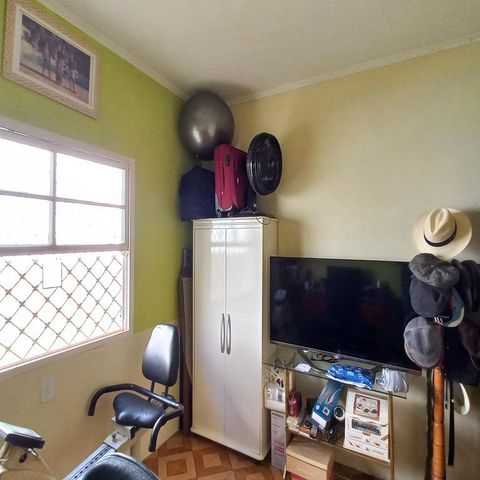 Casa à venda com 250m², 3 quartos e 3 vagas Casa à venda com 250m², 3 quartos e 3 vagasQuarto 1