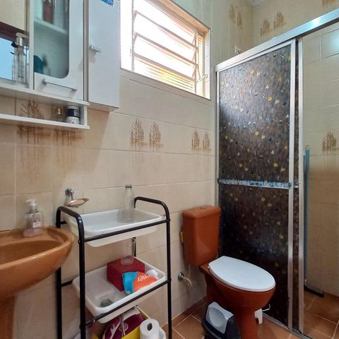 Casa à venda com 250m², 3 quartos e 3 vagas Casa à venda com 250m², 3 quartos e 3 vagasBanheiro