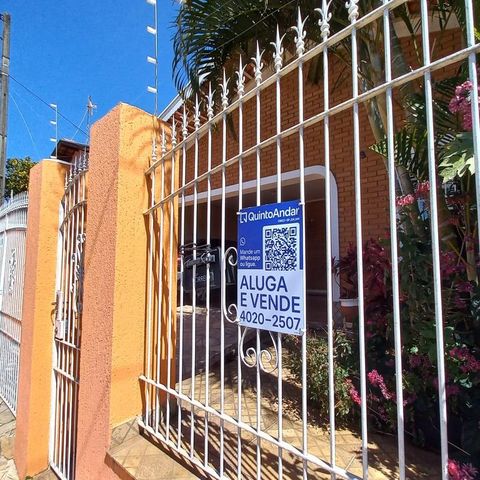 Casa à venda com 250m², 3 quartos e 3 vagas Casa à venda com 250m², 3 quartos e 3 vagasPlaca Instalada