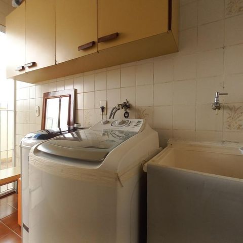 Casa à venda com 250m², 3 quartos e 3 vagas Casa à venda com 250m², 3 quartos e 3 vagasÁrea de Serviço