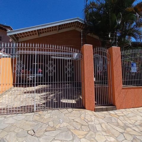 Casa à venda com 250m², 3 quartos e 3 vagas Casa à venda com 250m², 3 quartos e 3 vagasFachada do Prédio