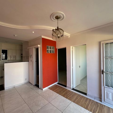 Casa à venda com 50m², 2 quartos e sem vaga